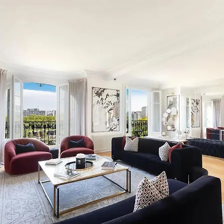 Hauts-de-seine Eiffel Tower Bed & Breakfast Puteaux