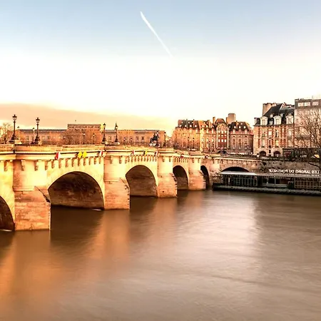Bed & Breakfast Hauts-de-seine Eiffel Tower *