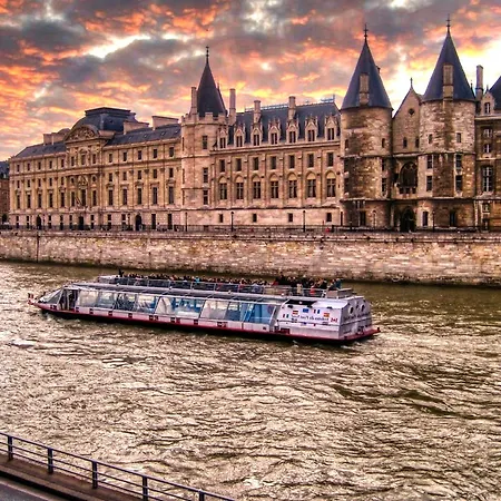 Bed & Breakfast Hauts-de-seine Eiffel Tower *